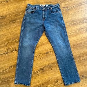 36x32 Wrangler Retro Slim Straight.